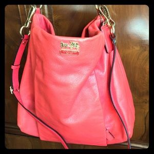 Adorable Coach bag in guava
